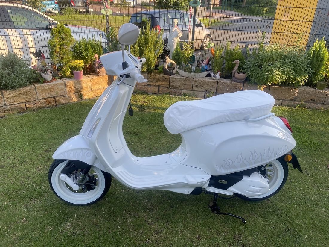 Motorroller, im Retro-Stil, bei Malke & Malke in Herne